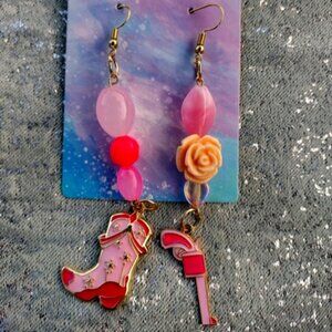 Cowgirl mismatched floral earrings dangles gold